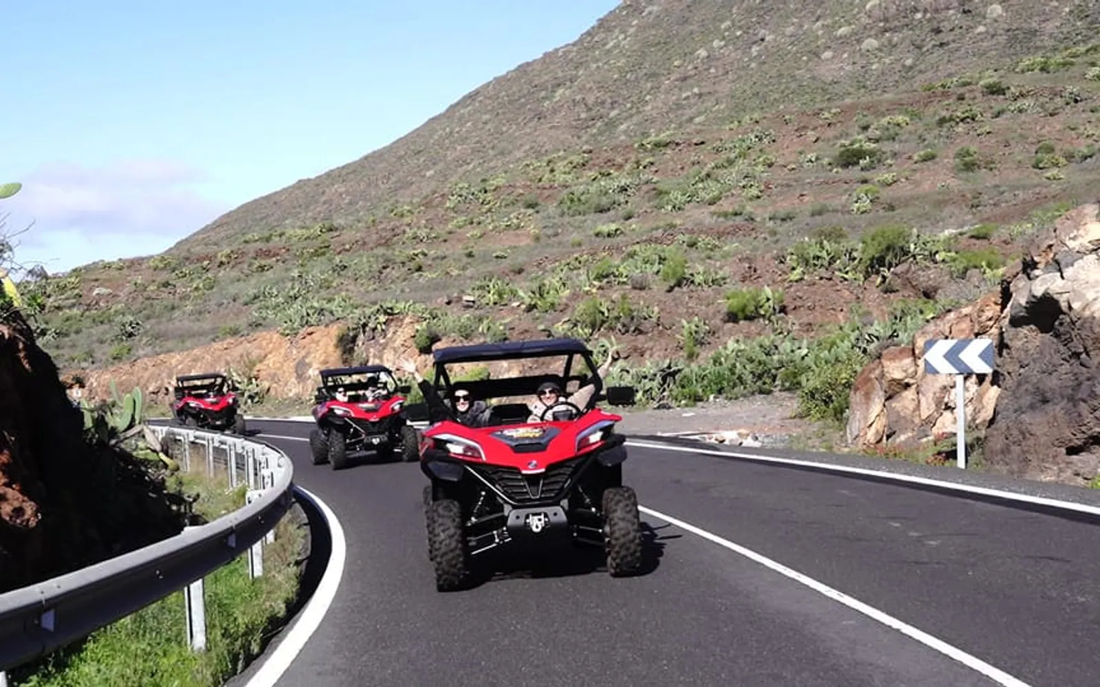 Buggy sur la route du volcan Teide · Tenerife
